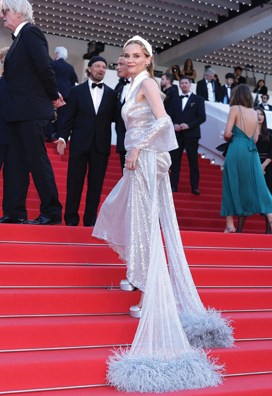 الممثلة الألمانية ديان كروجر لدى حضورها عرض فيلم «أمروم» في مهرجان كان السينمائي. (ا ف ب)