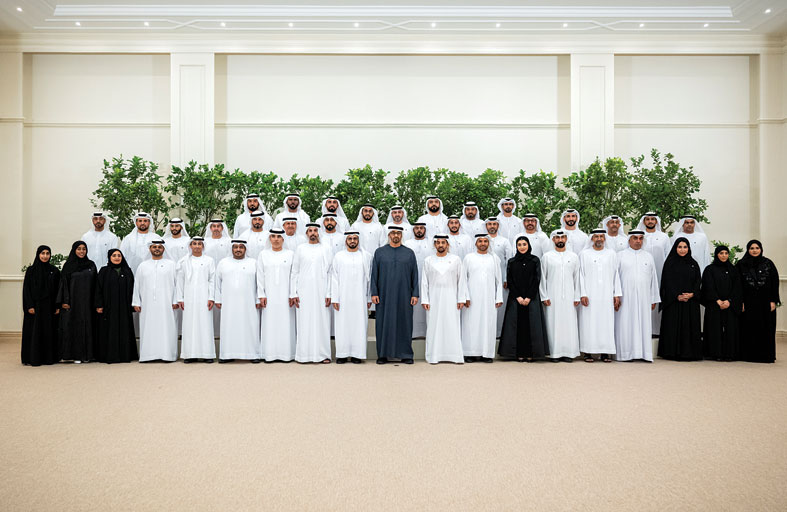 رئيس الدولة يستقبل وفد مكتب شؤون حجاج الإمارات ويشيد بجهودهم 