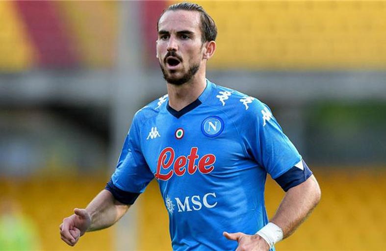 إصابة لاعب وسط نابولي فابيان رويس بكورونا 