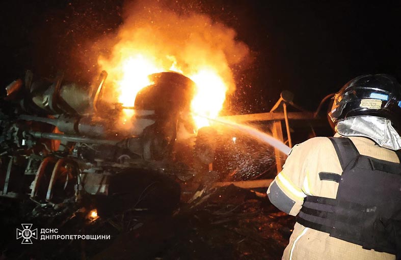 زيلينسكي: أكثر من 220 قتيلاً خلال قصف روسي وسط أوكرانيا