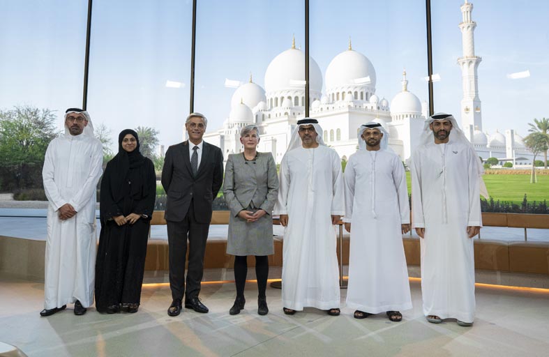 حامد بن زايد يشهد المحاضرة الرمضانية الـ 2 لمجلس  محمد بن زايد بعنوان «الاتجاهات التكنولوجية الجديدة في مجال الصحة»  