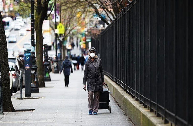 تراجع طلبات إعانة البطالة الأمريكية وتسريح العمالة عند أدنى مستوى في 21 عاما