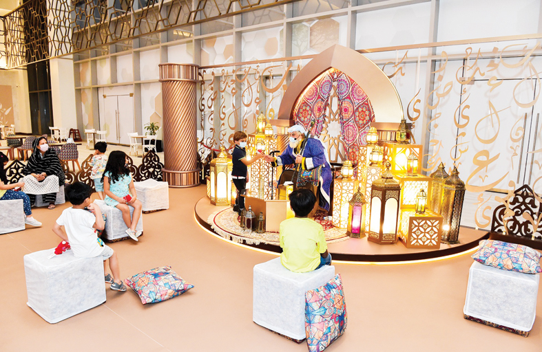 الغاليريا جزيرة المارية يستقبل زواره بأجمل الفعاليات والديكورات التراثية الرمضانية 
