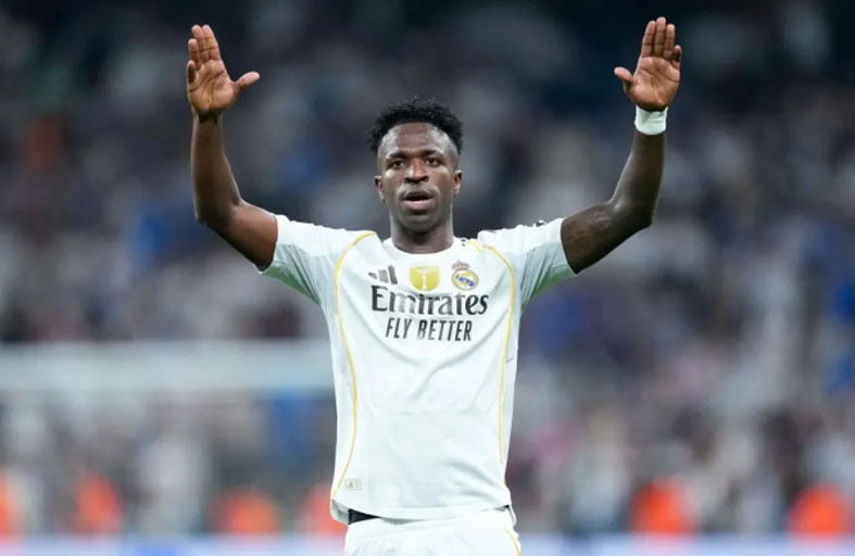 فينيسيوس يعتذر بعد نوبة الغضب إثر استبداله في الكلاسيكو 