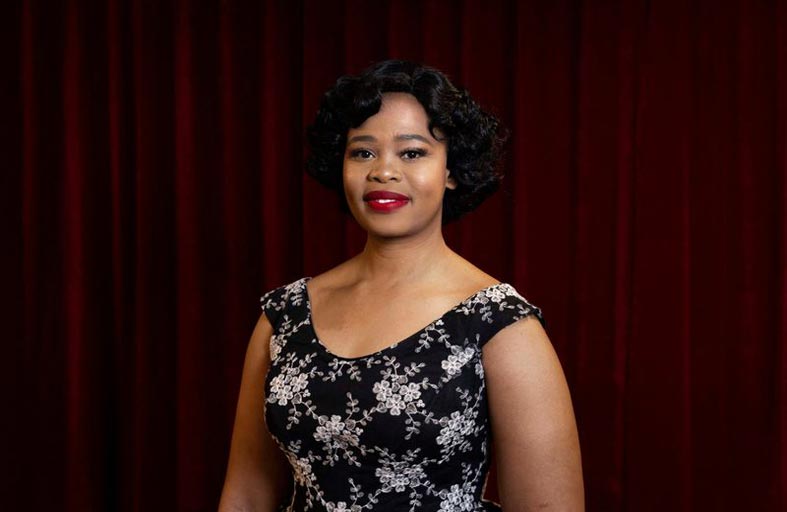 بريتي يندي تستعد لمراسم التتويج الملكي 