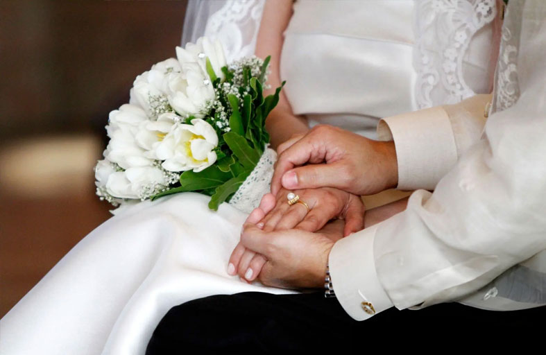 عريس يتسبب بوفاة زوجين 