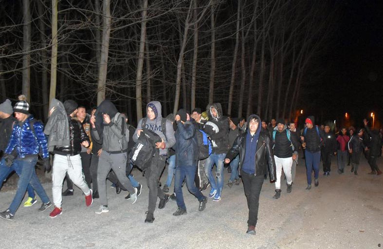 تركيا تتراجع عن دفع المهاجرين نحو اليونان 