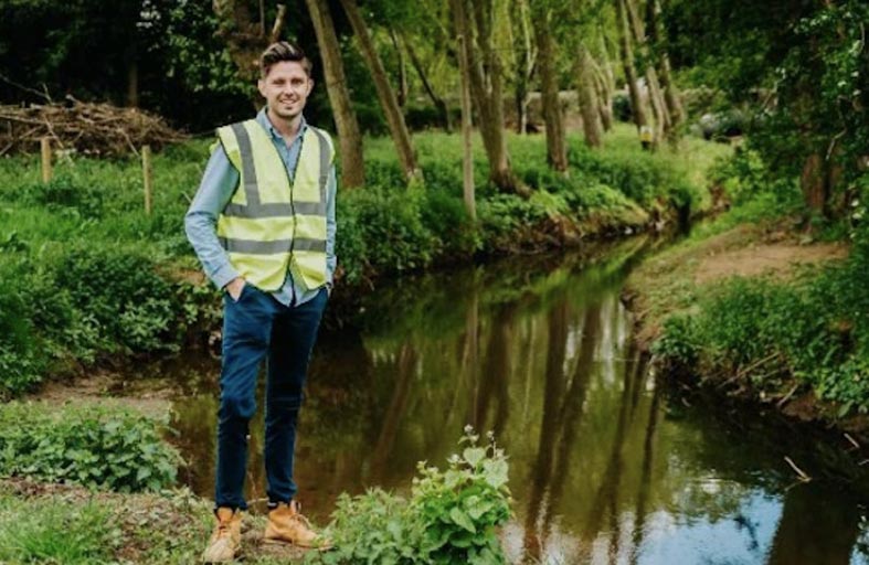 يتحول إلى مليونير بسبب فيضان