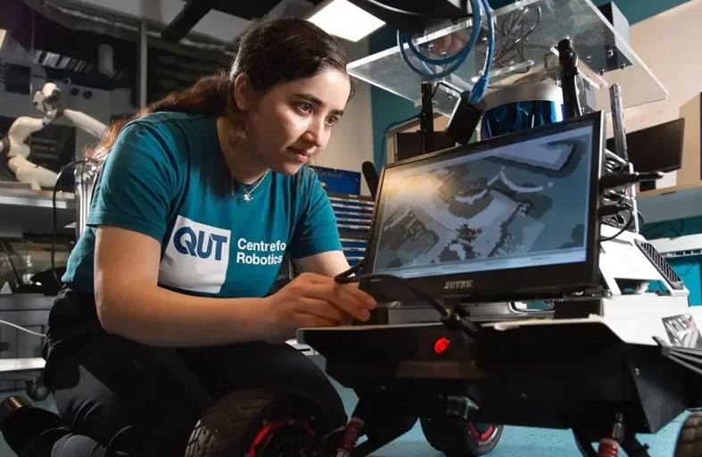 نظام مستوحى من دماغ الحيوان يعلم الروبوتات عبور التضاريس