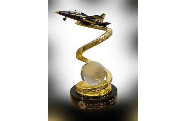 إكسبو 2020 دبي يكرم وزارة الدفاع لجهودها في تنسيق وتأمين العروض الجوية في أجوائه