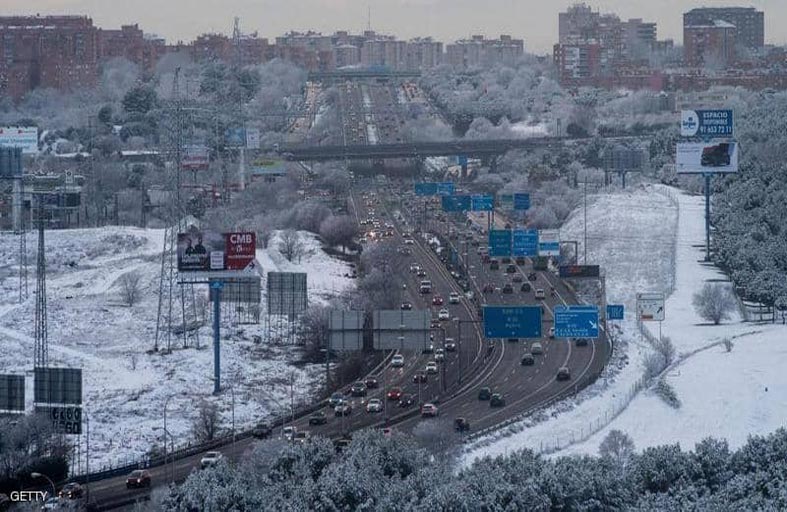 الثلوج تغطي أجزاء من إسبانيا