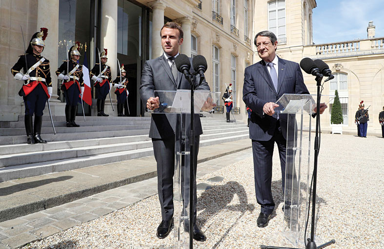 الجيش الليبي ينصب دفاعاته في سرت.. وأنقرة تدفع مرتزقتها