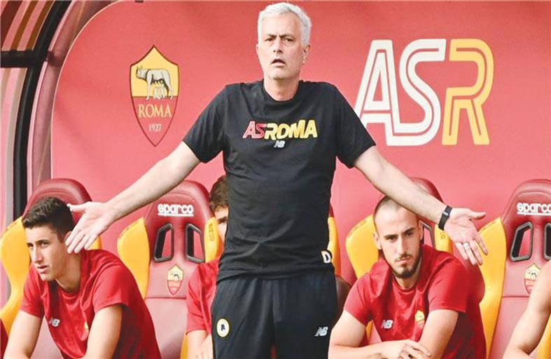 مورينيو يهدد حكم في «الكالتشيو»