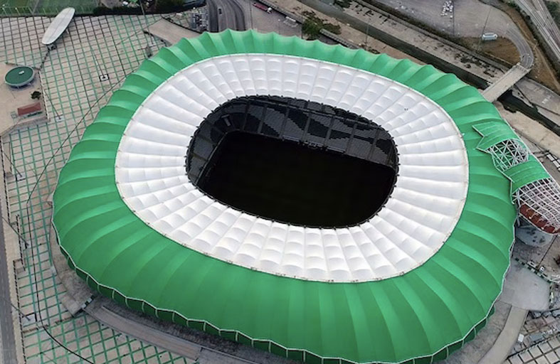 ملعب كرة قدم مذهل على شكل تمساح