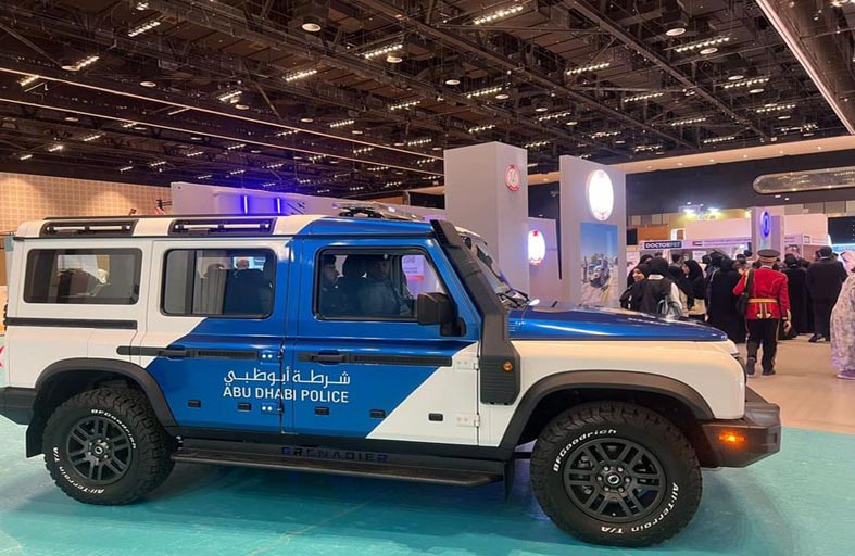 شرطة أبوظبي تعرض أفضل ممارساتها الأمنية بمعرض الصيد والفروسية