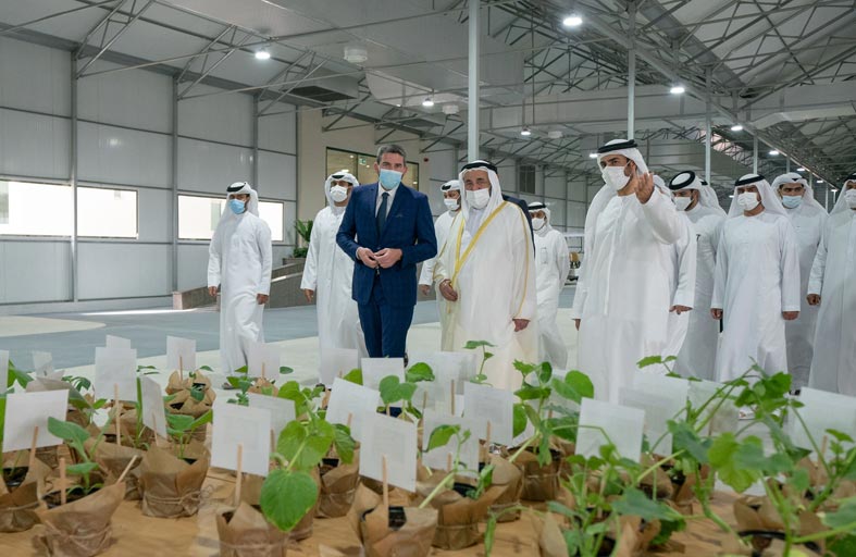 حاكم الشارقة يفتتح مشروع الصوبات الزراعية بمدينة الذيد
