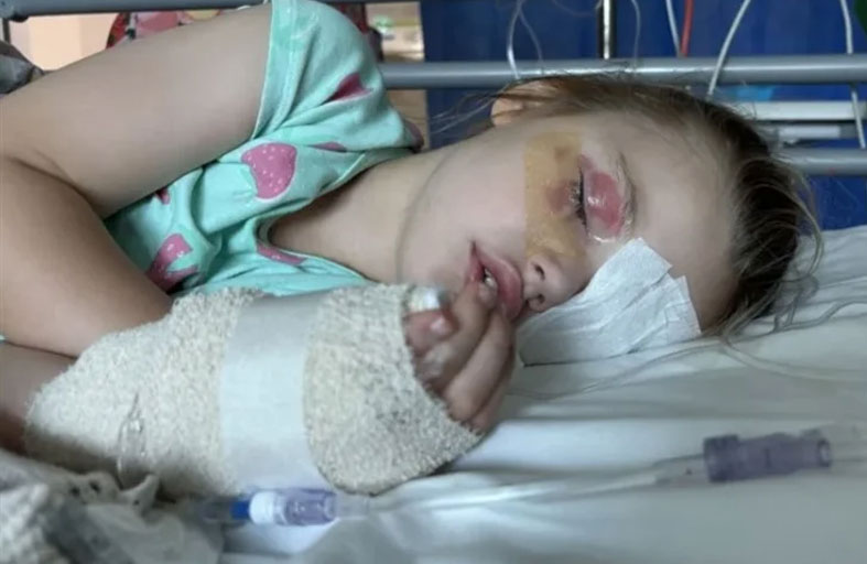 كبسولة مُنظف ملابس تتسبب في عمى طفلة 