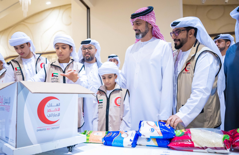 عمار النعيمي يزور حملة جسور الخير في عجمان