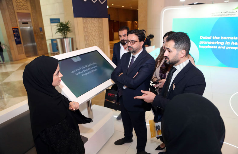 صحة دبي تستعرض جهودها لتطوير طب الأسنان في إيدك 2024