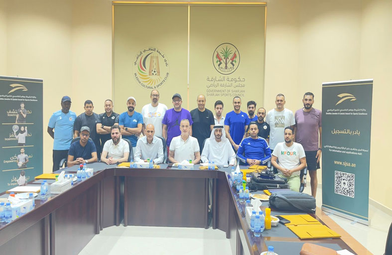 نادي مليحة الرياضي يستضيف ورشة تعريفية لإعداد الخطط التدريبية لمدربي المراحل السنية في الألعاب الرياضية