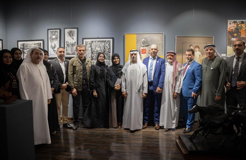 نهيان بن مبارك يفتتح معرض «بدايات» لدعم حملة تراحم من أجل غزة