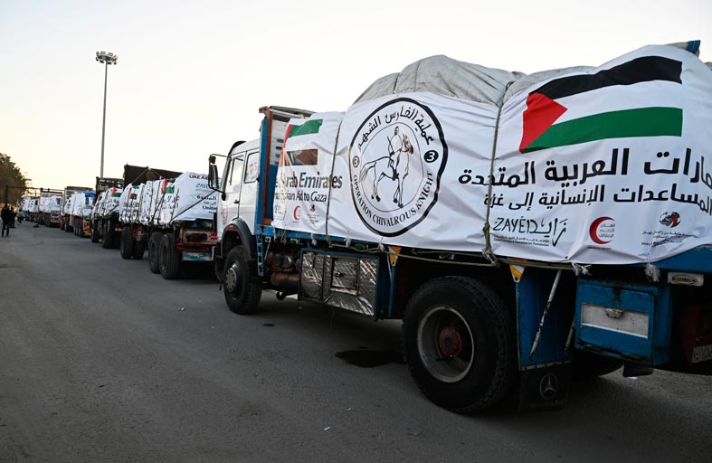 ضمن عملية «الفارس الشهم 3»... دخول 11 شاحنة مساعدات إنسانية إماراتية إلى غزة 