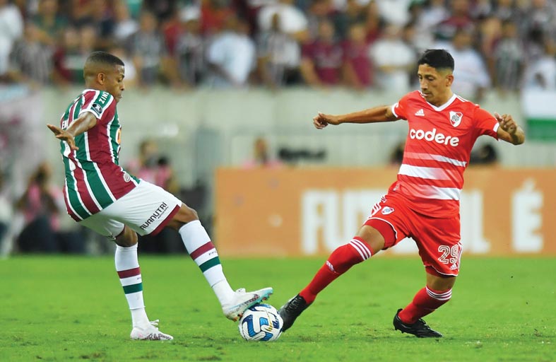 خماسية فلومينينسي تدق جرس الإنذار في ريفر بليت قبل السوبر كلاسيكو