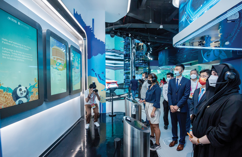 لطيفة بنت محمد تزور جناحي اليابان والصين في إكسبو 2020 دبي