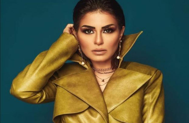 منة فضالي تحتفل بالوصول إلى 4 ملايين متابع