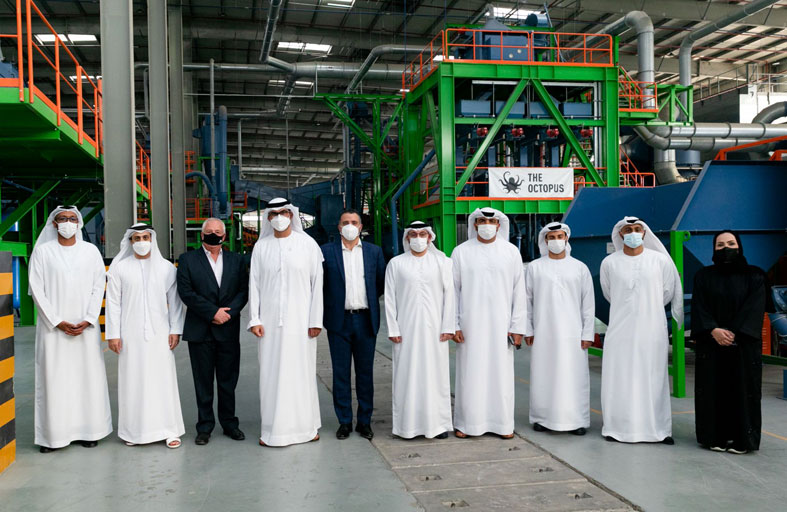سلطان الجابر يزور شركة انفيروسيرف ومصنع يونيليفر في مدينة دبي الصناعية