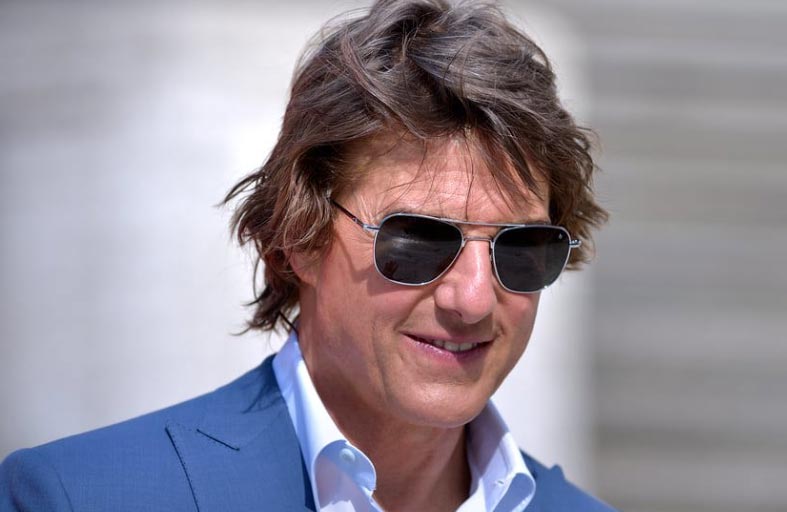 ظهور نادر لتوم كروز مع ابنه المتبنَّى 