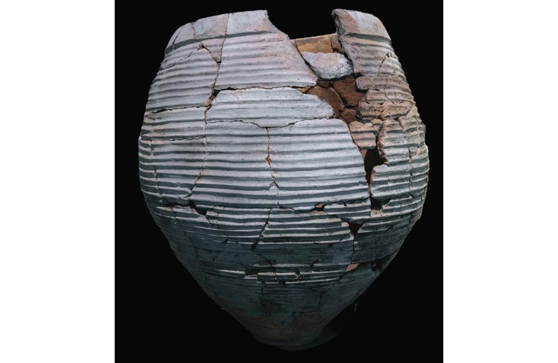 أضخم جرة فخارية في الإمارات والمنطقة في حضرة متحف الشارقة للآثار