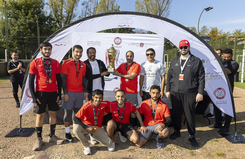 شرطة أبوظبي تنظم فعاليات اليوم الرياضي في العاصمة الفرنسية باريس