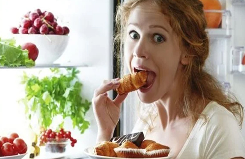 شرط وحيد لتناول الطعام ليلاً دون زيادة الوزن