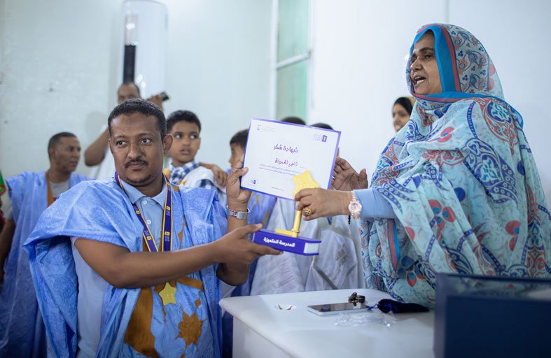 مريم محمد شامخ تفوز بلقب بطلة تحدي القراءة العربي في موريتانيا