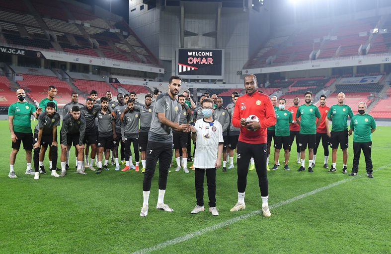 مؤسسة «تحقيق أمنية» تحقّق أمنية الطفل عمر بلقاء لاعبي الجزيرة 