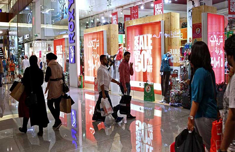  إقبال من المتسوقين على موسم خريف وشتاء 2021 ـ 2022