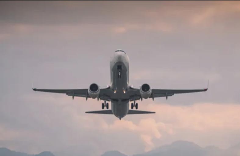 نام الطيار ومساعده.. قصة 28 دقيقة «مثيرة» في الجو