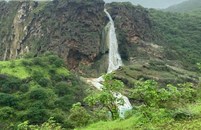 ظُفار العُمانية.. واحة زراعية على مدار العام 