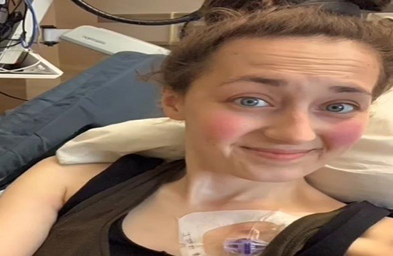 تكتشف إصابتها بالسرطان بعدما أهملت شامة غريبة