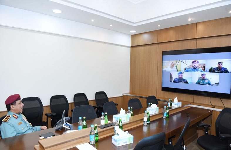 اللجنة العليا لشرطة رأس الخيمة تناقش خطة خدمات العملاء 