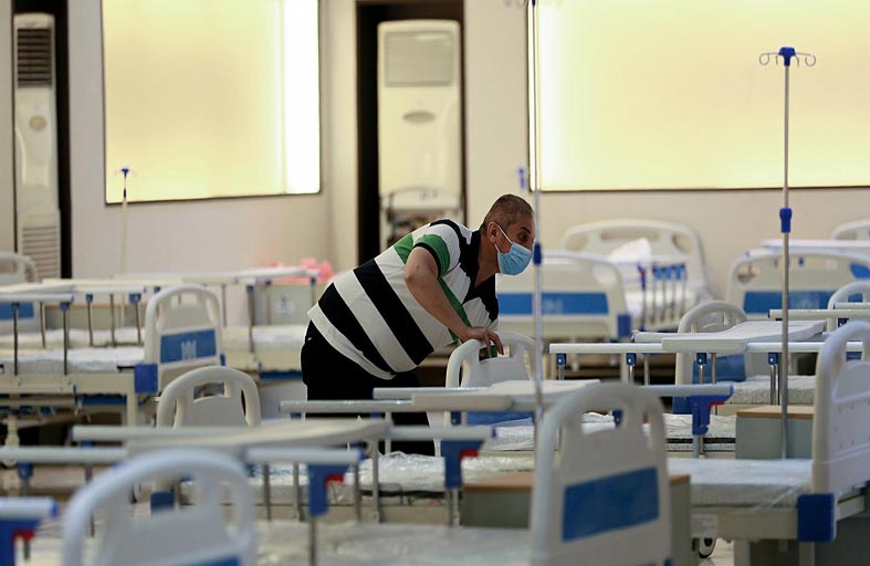 الخوف من كوفيد-19 ينعش المستشفيات الخاصة في العراق 