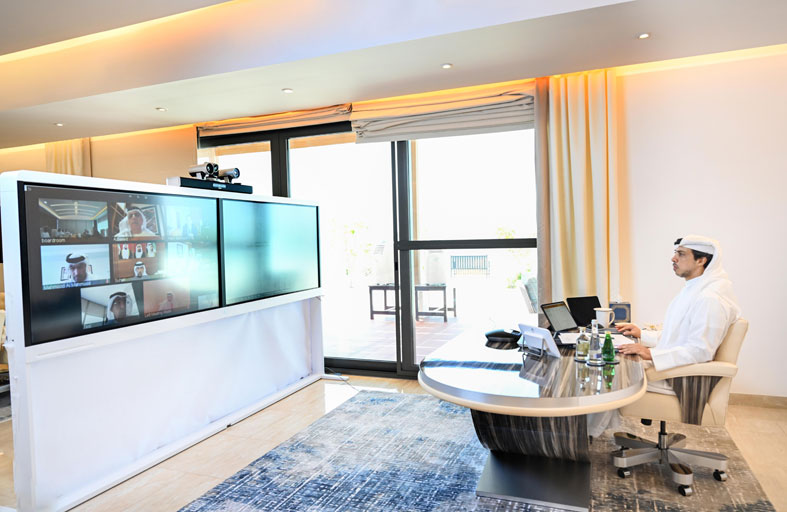 منصور بن زايد يترأس اجتماع شركة مبادلة للاستثمار