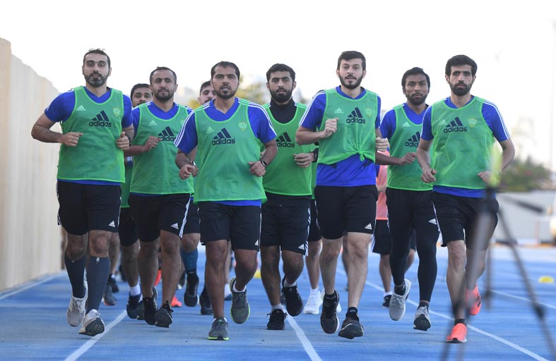اتحاد الكرة يُنظم اختبارات لياقة بدنية لقضاة الملاعب