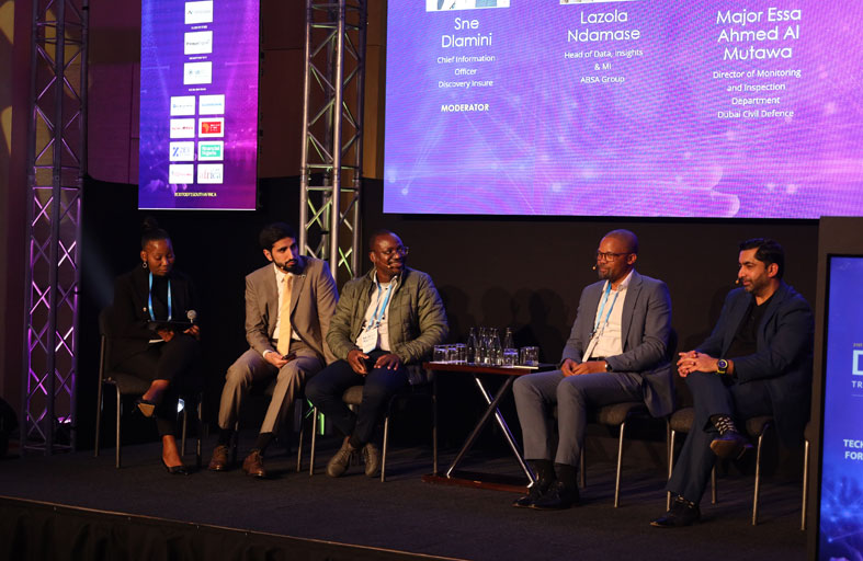 منظمة «FPASA» بجنوب أفريقيا تكرم الدفاع المدني بدبي