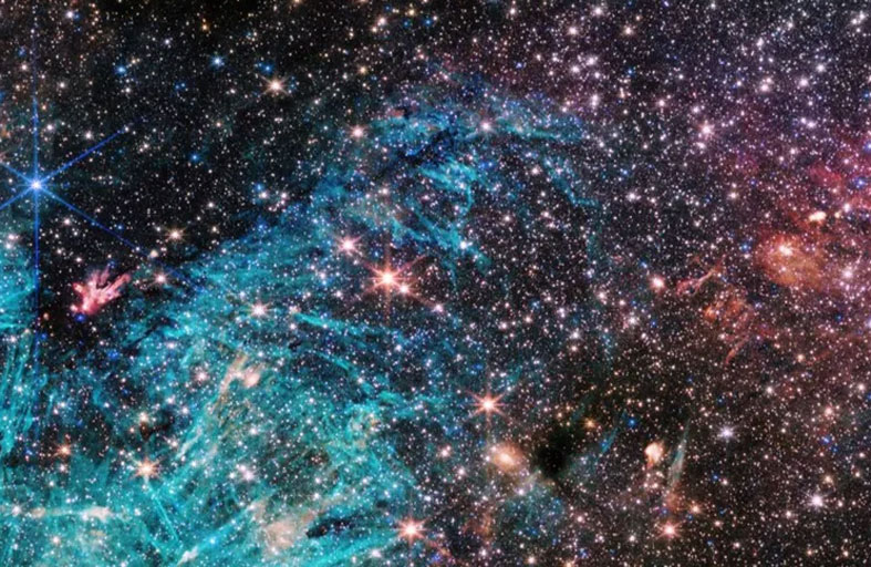 جيمس ويب يلتقط صورة لقلب درب التبانة