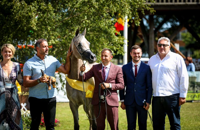 مربط دبي يذكِّر ستروهن الدولية 2022 بإنجازاته العالمية