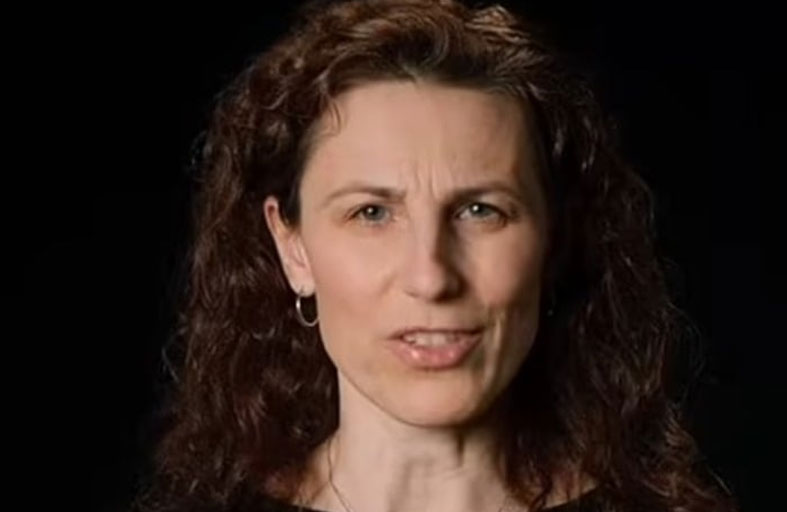 فصل أستاذة بتهمة تزوير أبحاث عن «الغش»