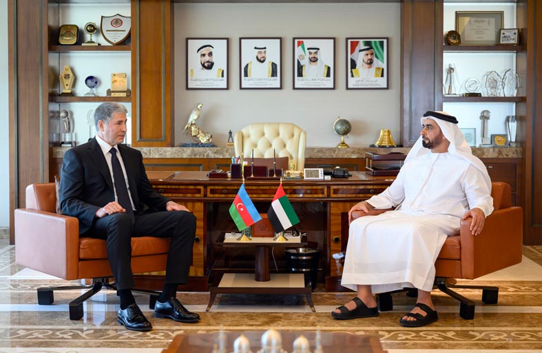 سيف بن زايد يستقبل وزير داخلية أذربيجان ويبحثان العلاقات الثنائية بالمجالات الأمنية والشرطية