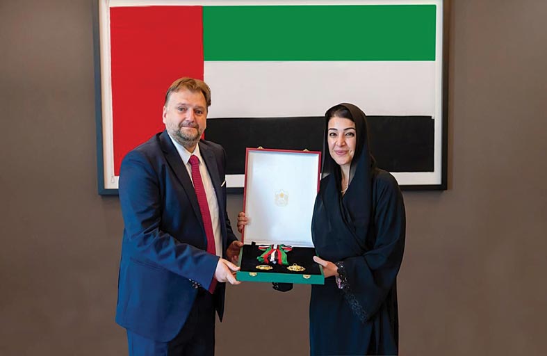 رئيس الدولة يمنح سفير بولندا وسام الاستقلال من الدرجة الأولى